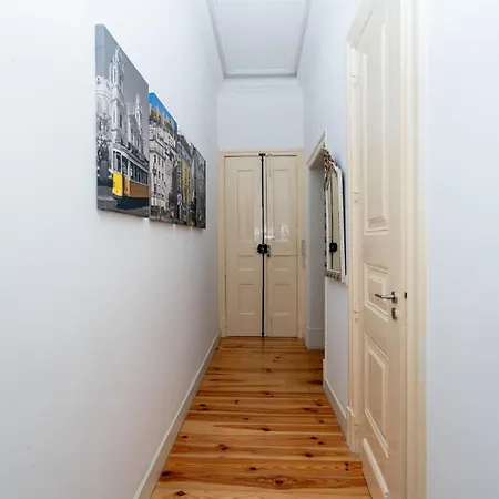 2 Bedroom Located Heart Of Appartement *