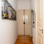 2 Bedroom Located Heart Of Lejlighed Lisboa