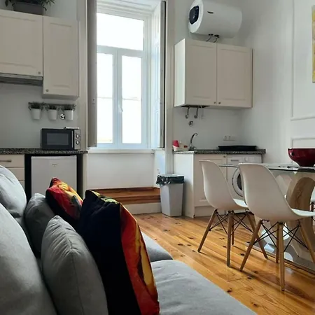 2 Bedroom Located Heart Of Apartment Lisbon