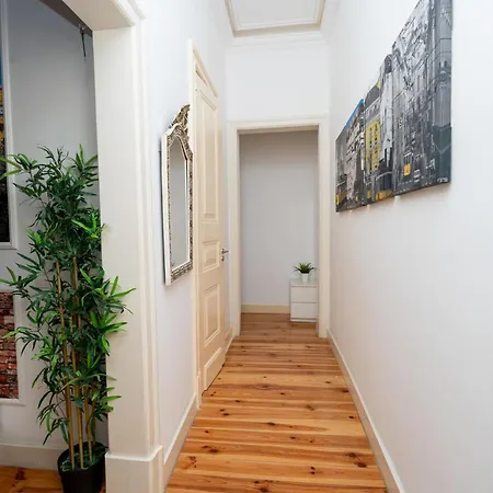 Lejlighed 2 Bedroom Located Heart Of *