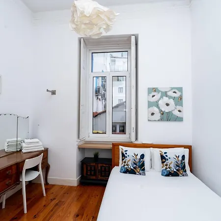 2 Bedroom Located Heart Of Apartament *