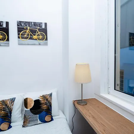 Apartament 2 Bedroom Located Heart Of *