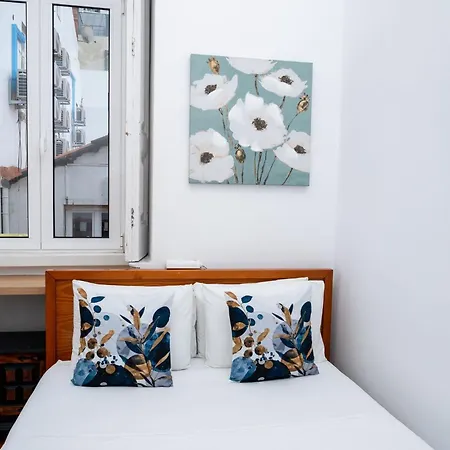 2 Bedroom Located Heart Of *