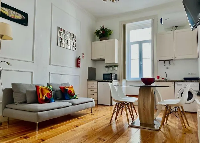 2 Bedroom Located Heart Of