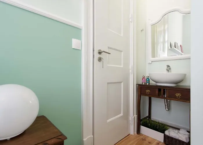 2 Bedroom Located Heart Of شقة Lisboa